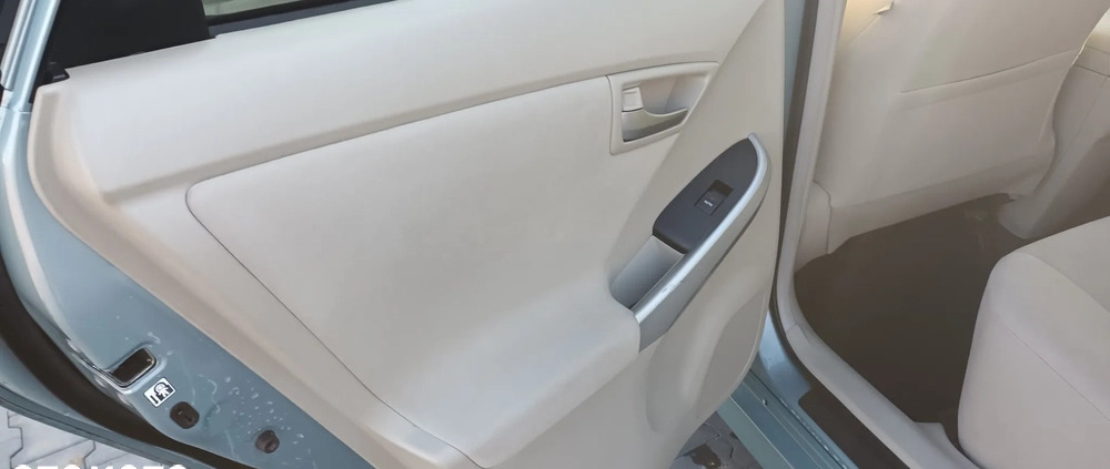 Toyota Prius cena 49900 przebieg: 185000, rok produkcji 2015 z Warszawa małe 742